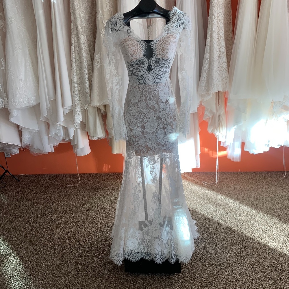 SAGE WILLOWBY BY WATTERS WEDDING GOWN/ SIZE 6